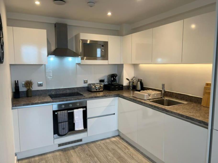 Prime Suite 2 Bedroom Apartment With Rooftop Terrace Manchester Buitenkant foto