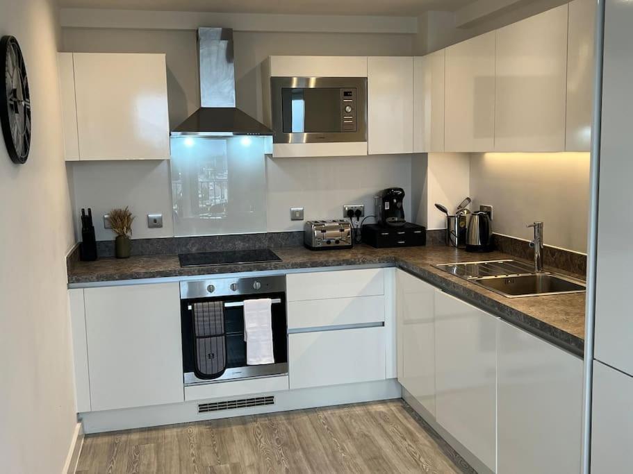 Prime Suite 2 Bedroom Apartment With Rooftop Terrace Manchester Buitenkant foto